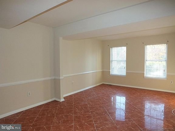 3rd image of 15023 Catalpa Ct