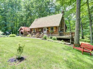 127 Beach Rd, Beach Lake, PA 18405