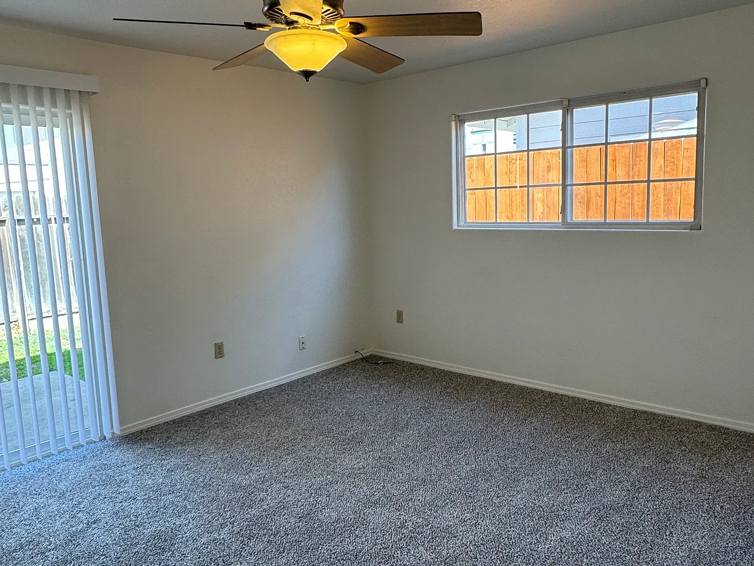 623 E Cypress St — Photo 2