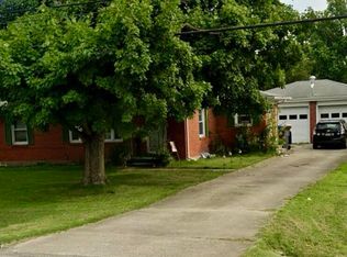 3415 Lees Ln, Louisville, KY 40216