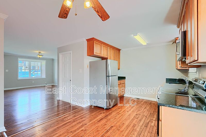 1st image of 28 Ebbing Ct