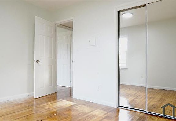 3rd image of 1608 1st St NW