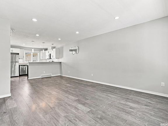 5th image of 5540 Prefontaine AVENUE