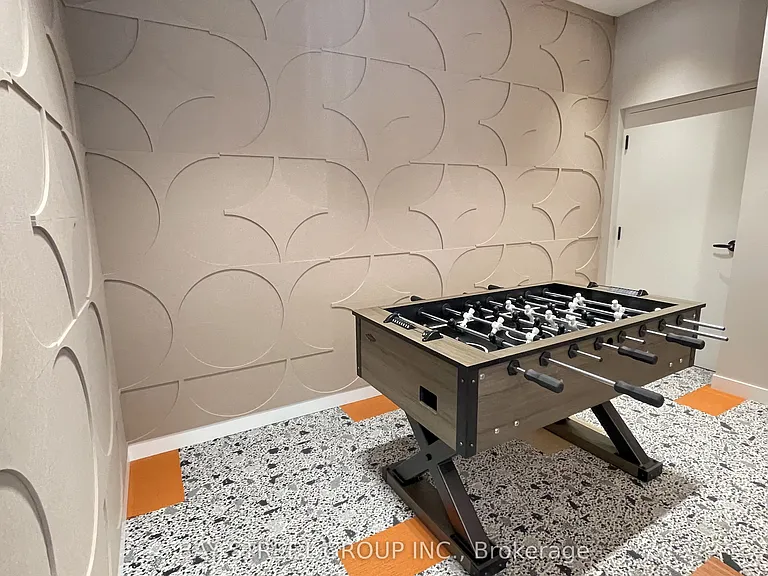 10 Oak St #902 — Photo 28