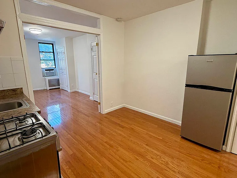 328 E 11th St #12 — Photo 3