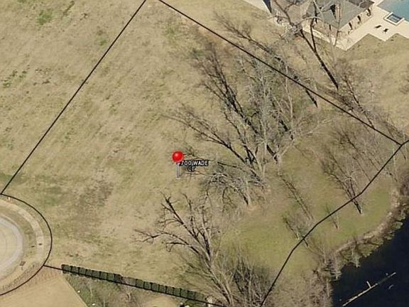 4th image of 4700 Wade Ct