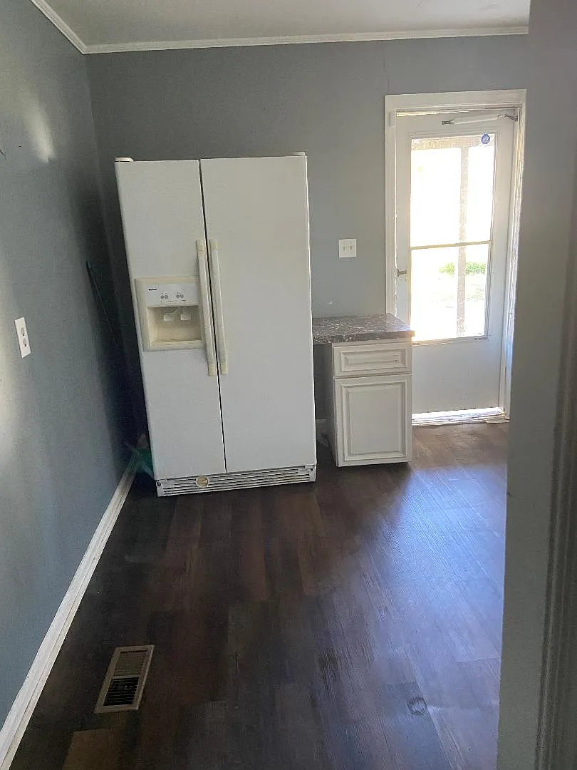 2 bed, 900 sqft, $1,200 — Photo 2
