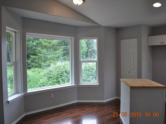 4th image of 60 Glen Ln