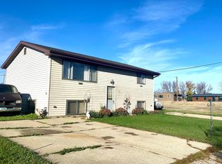508 Parkway Dr, Burlington, ND 58722