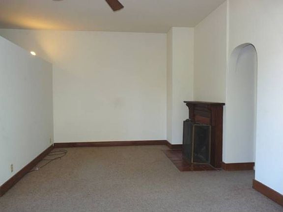 Living Room (other side)