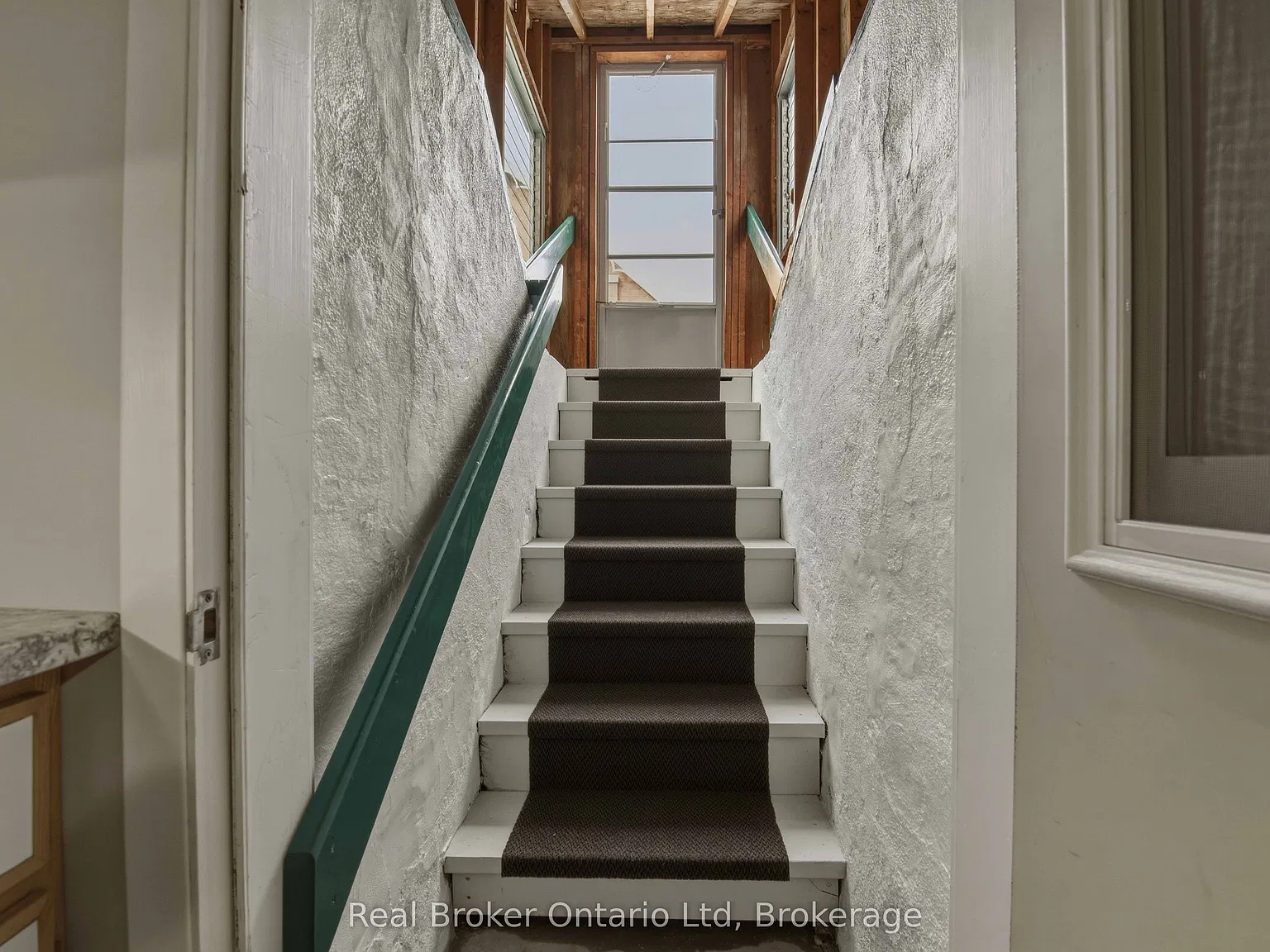 3 bed, $1,400 — Photo 4