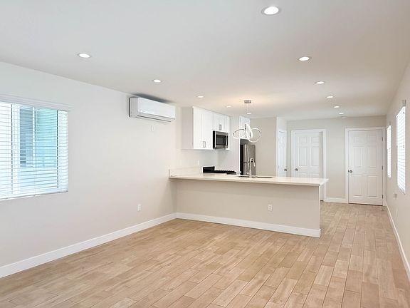 5th image of 9027 Lindley Ave #350