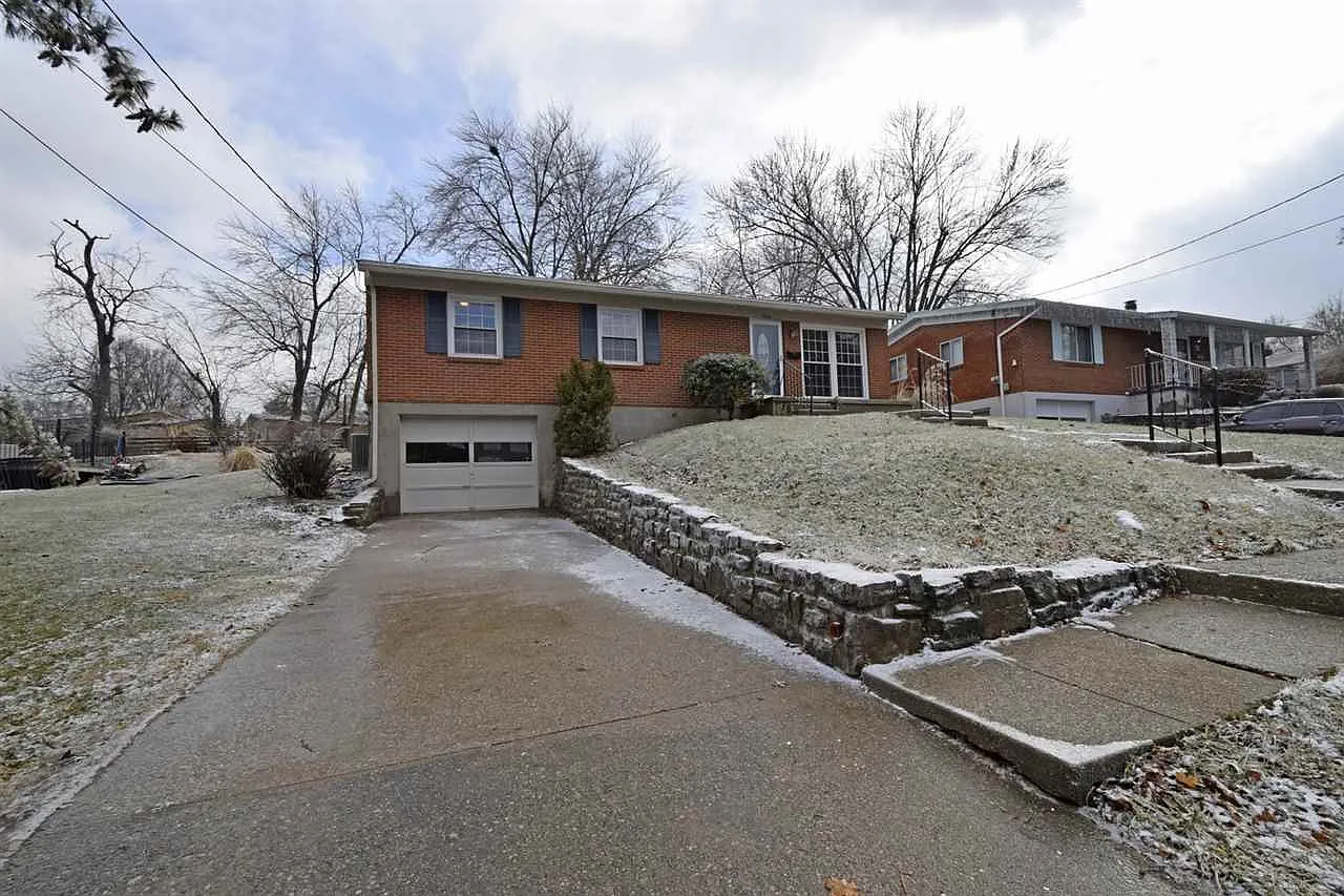 3909 Lloyd Ave photo 1
