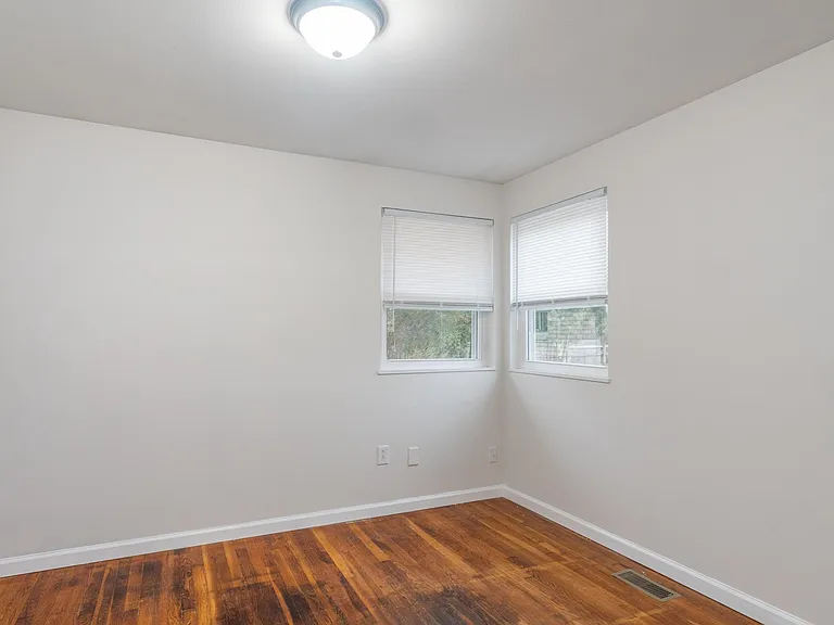 1590 Barnhart Rd — Photo 9