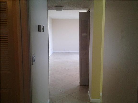 4th image of 2455 Lindell Blvd APT 3411