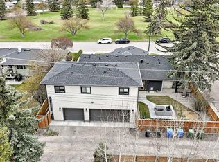 19 E Mackay Dr SW, Calgary, AB T2V 2A3