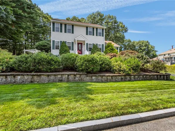 5 Lauretta Ln, Lincoln, RI 02865