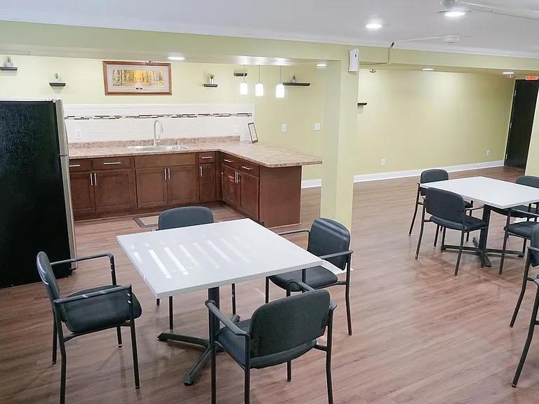 Belmar Apartments — Photo 7