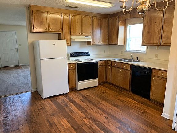 2nd image of 1438 Green St