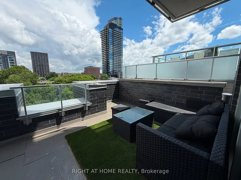 111 Champagne Ave S #309 — Photo 23