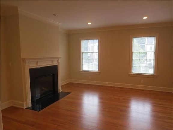 2nd image of 106 Rockford Grove Ln #8