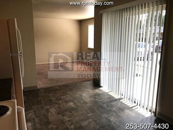 4th image of 2064 E 56th St APT B4