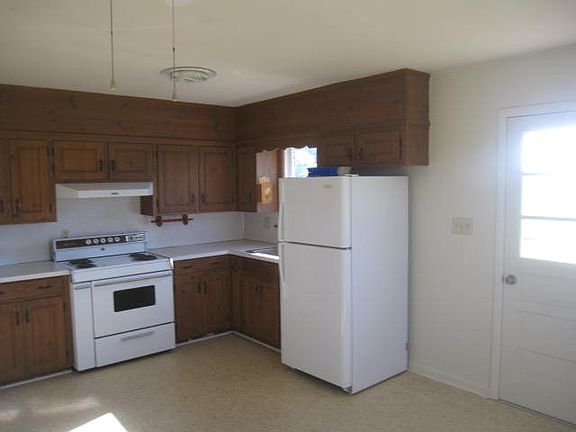 5th image of 123 Price Ln