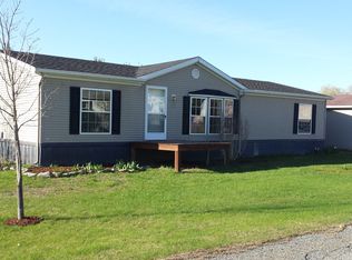 44 Rosewood Dr, Hyde Park, VT 05655