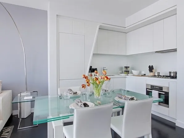 123 Washington Street image 4 of 18