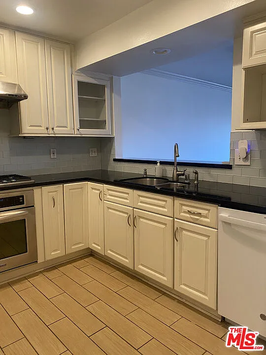 1255 Federal Ave #207