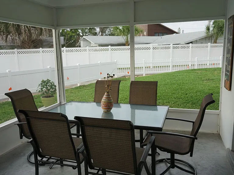 1877 Southpointe Dr — Photo 3