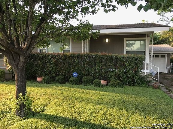 3rd image of 2733 W Woodlawn Ave