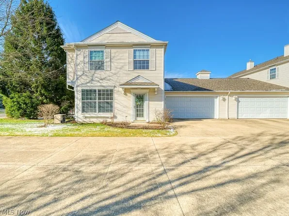 26146 Hawthorne Ct #3C, Olmsted Falls, OH 44138
