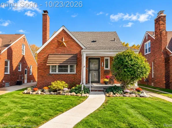 726 Mayburn St, Dearborn, MI 48128