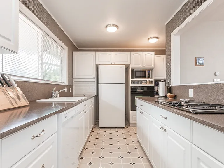 1319 Gemini St SE — Photo 11