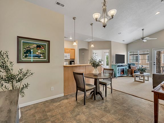 5th image of 1043 S Canyon Meadow Dr Unit 6