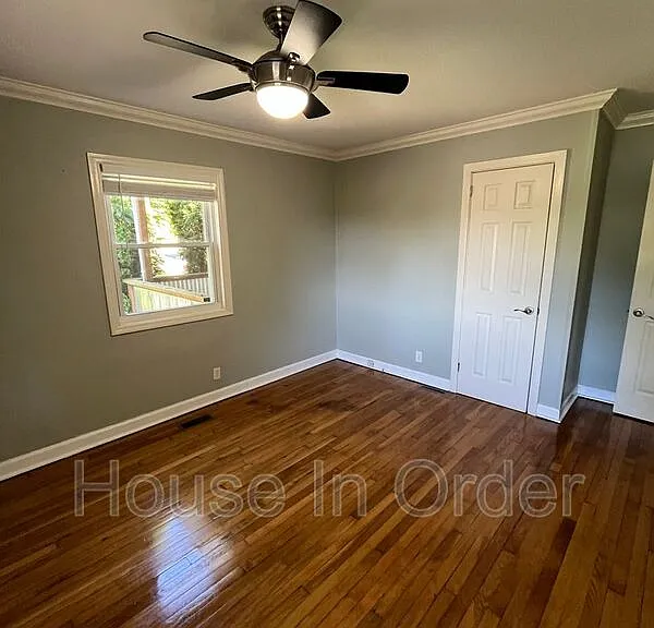 34 Erskine Ave — Photo 11