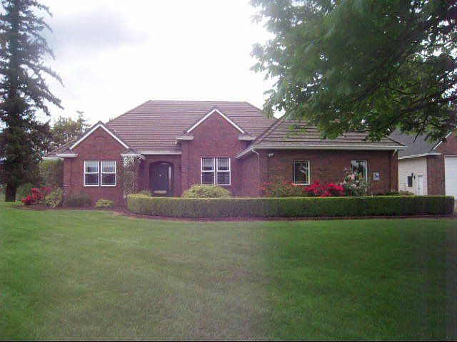 Country Estate Minutes from Portland