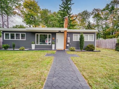 26 Groton St, Springfield, MA, 01129