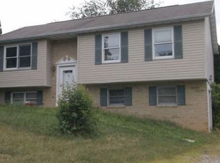 314 Palomino Pl, Charles Town, WV 25414