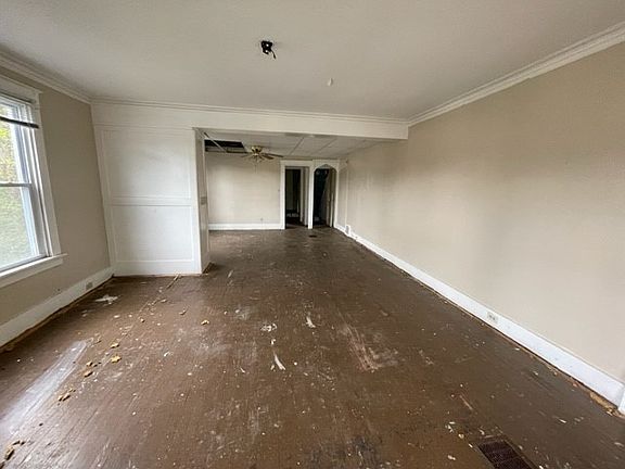 2nd image of 810 E Gaskill Ave
