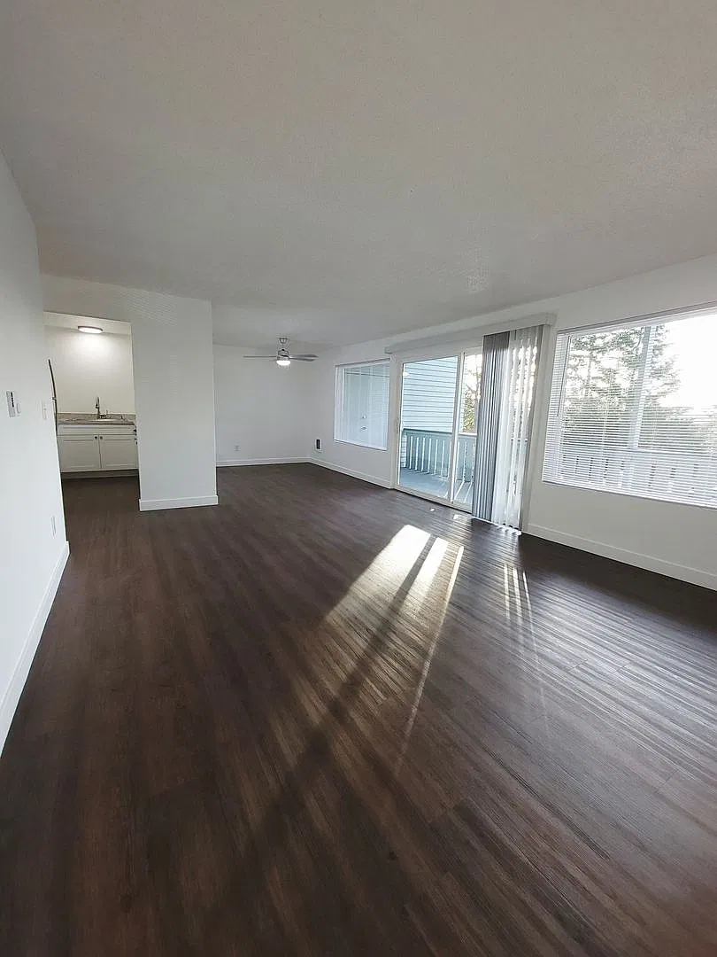 Sun Vista — Photo 1