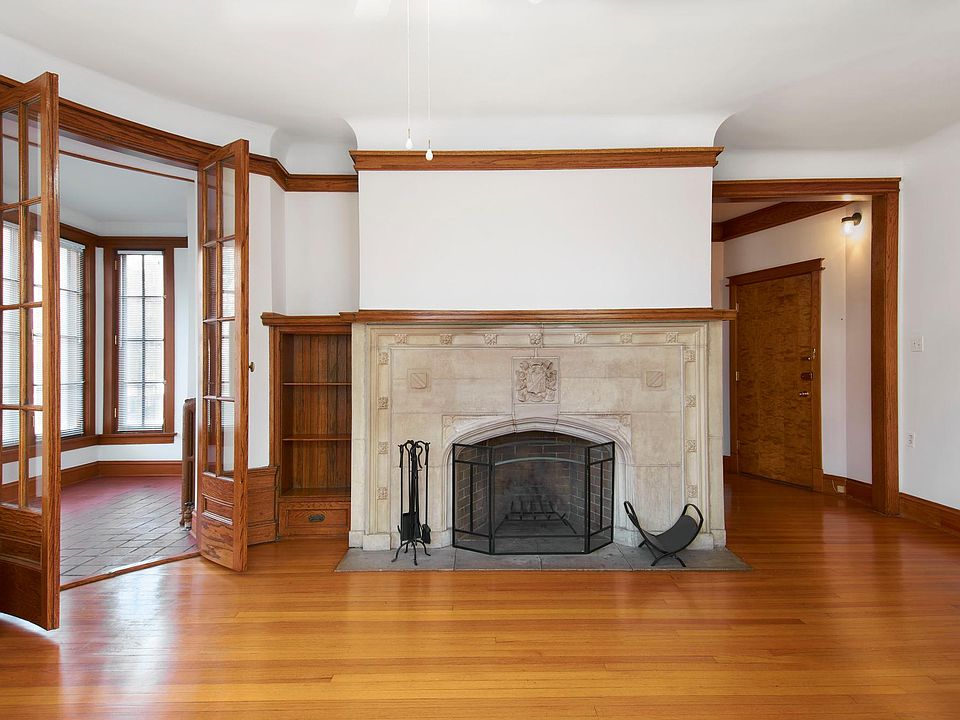 1st image of 1012 W Hollywood Ave