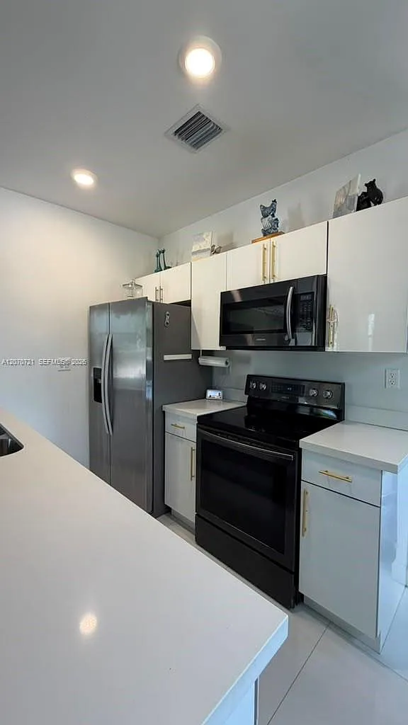 Coconut Palm Condo — Photo 4