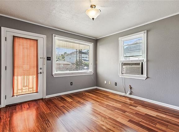 3rd image of 4940 Eastern St