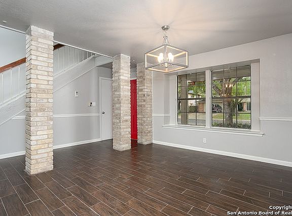 5th image of 3511 Byron St