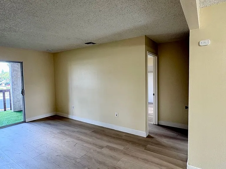 43275 Hacienda St — Photo 5