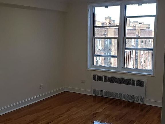 5th image of 417 15th St APT B4