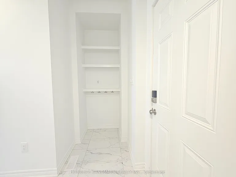 92 Avani Ave — Photo 8