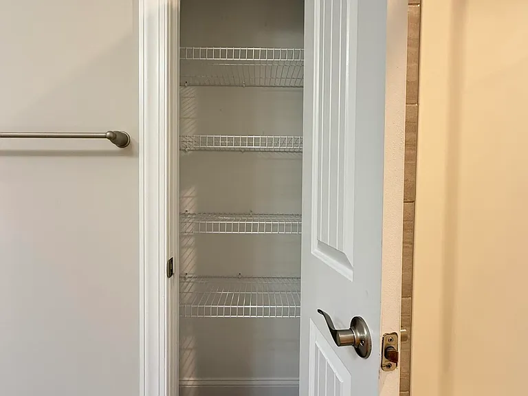 121 Lark Dr — Photo 32